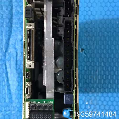 驱动器SGDV-5R5A01A002000 (750W)议价