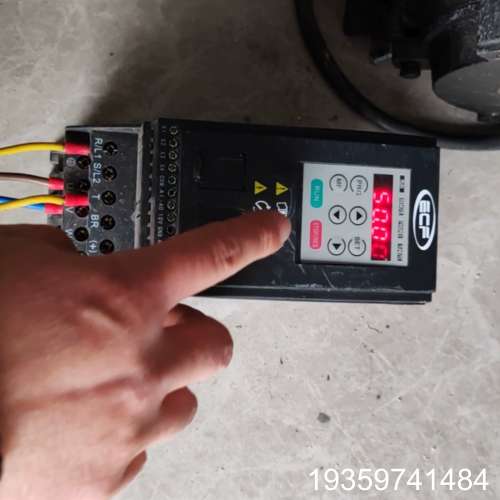 奕创飞ECF80-2R2G3变频器，剪线2.2KW/议价