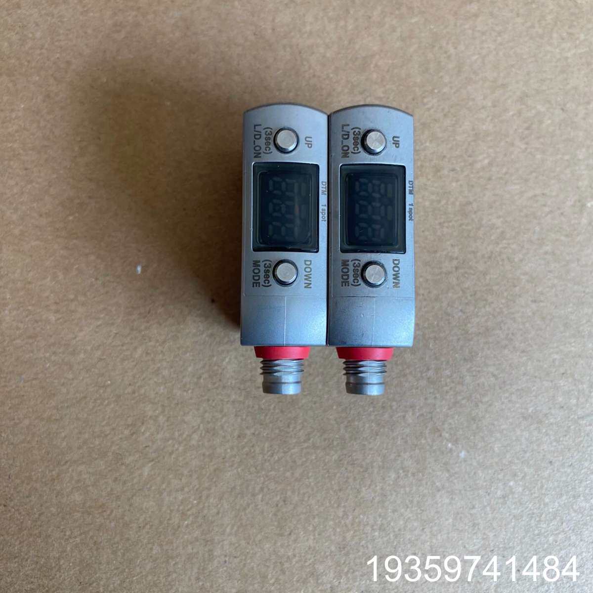 基恩士激光传感器，型号LR-ZB100CP，，如议价