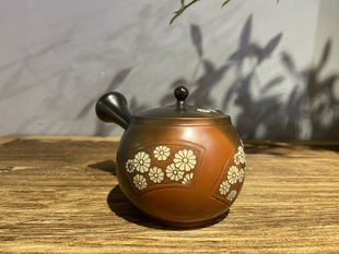 日本常滑烧已故名匠夏目雅仁 侧把急须泡茶壶 朱泥窑变雕刻菊日式