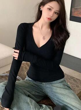 辣妹白色紧身收腰V领长袖t恤女春秋季内搭打底衫修身低领正肩上衣