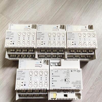 议价手摇发电机，可是40瓦的，发电机下面带电源盒，里面有电