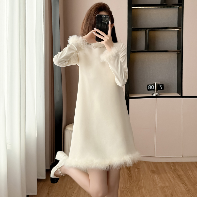 秋冬季新款时尚减龄半高领打底衫宽松显瘦毛毛袖口连衣裙两件套女
