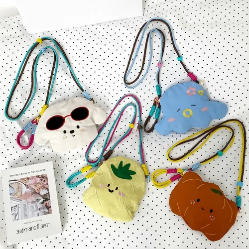 可爱卡通心手机包春季新款轻便尼龙韩系迷你多巴胺撞色斜挎包