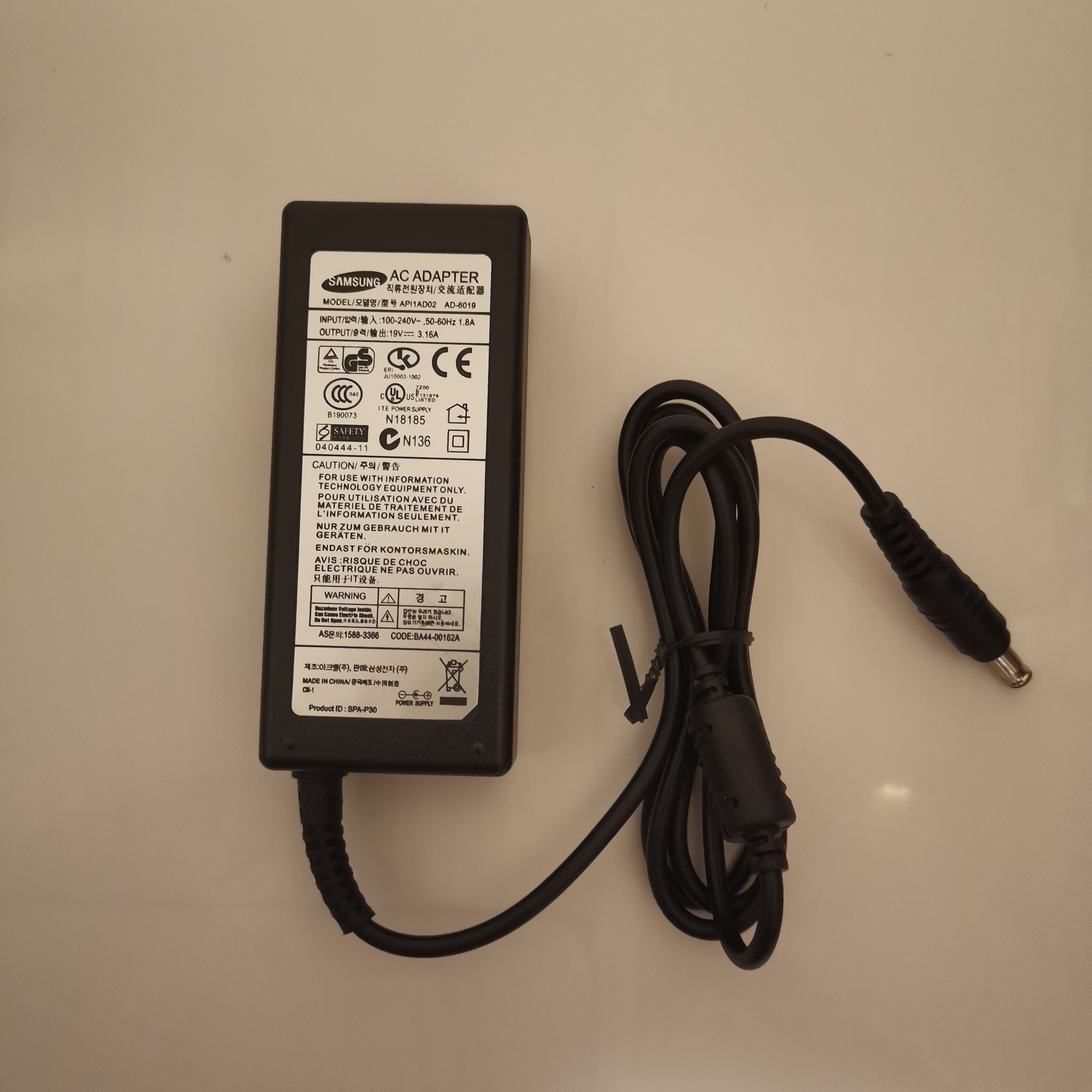 适用三星电脑笔记本500r5h 500r5k 500r5l充电源19v3.16a
