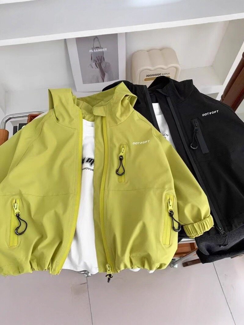 儿童男女防风亮色酷帅连帽外套男女童2026春装宝宝风衣小童夹克衫