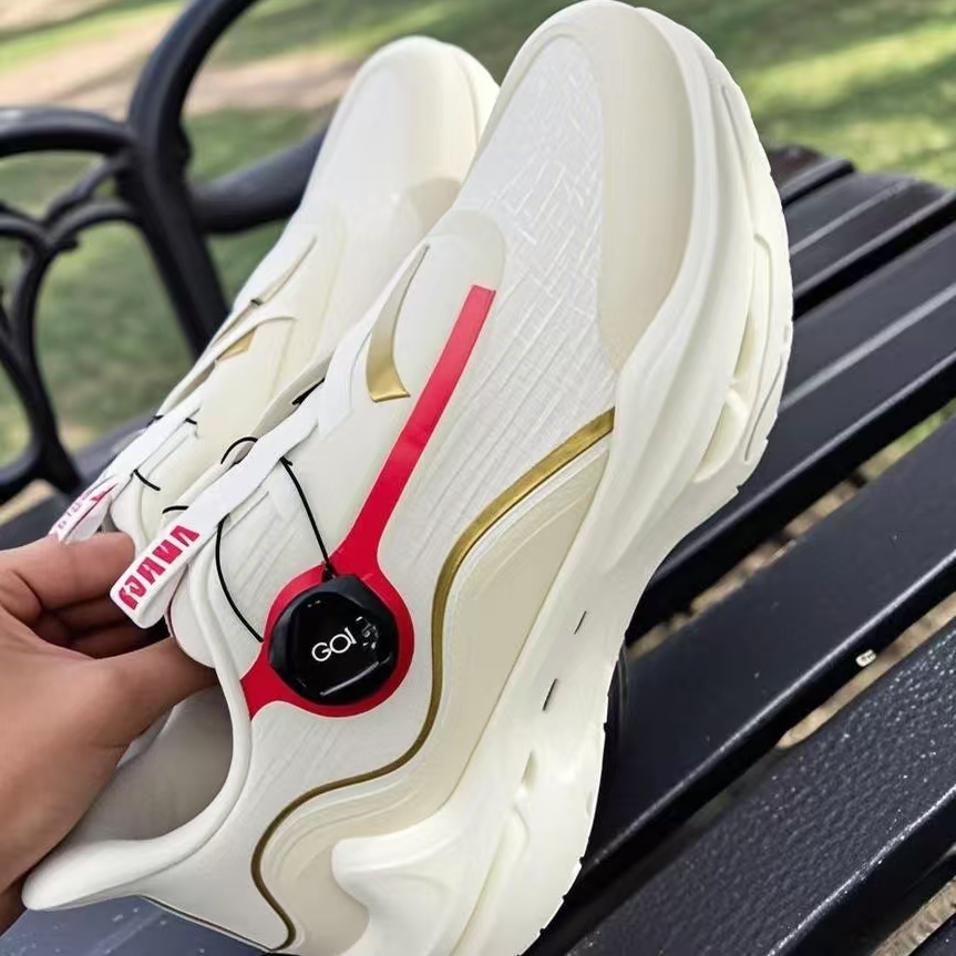 安踏男女跑步鞋缓震轻质