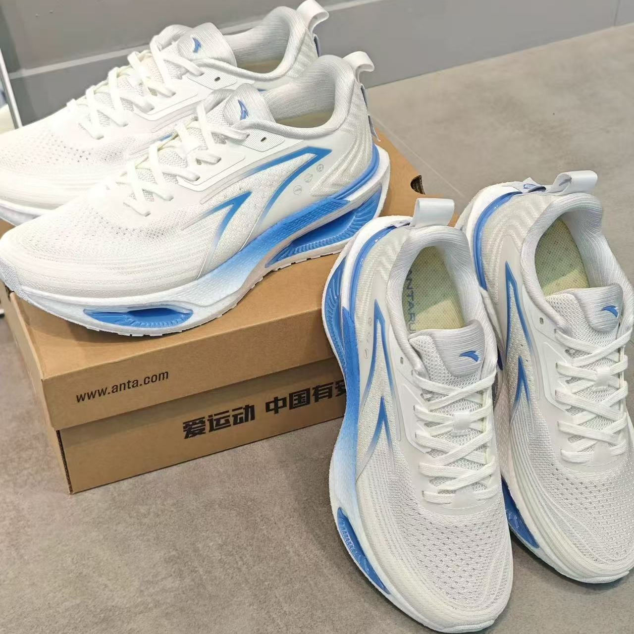 安踏男士网面跑步鞋缓震