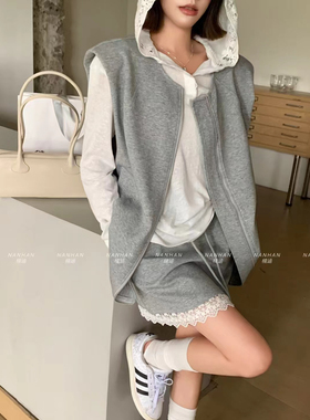 楠涵9052灰色时尚套装女2025年蕾丝帽内搭+马甲+蕾丝边短裙三件套
