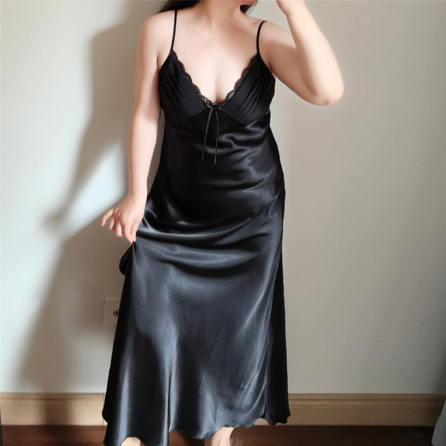 大码吊带裙女胖mm妹妹遮肚显瘦连衣裙2025夏新款醋酸缎面A字裙潮