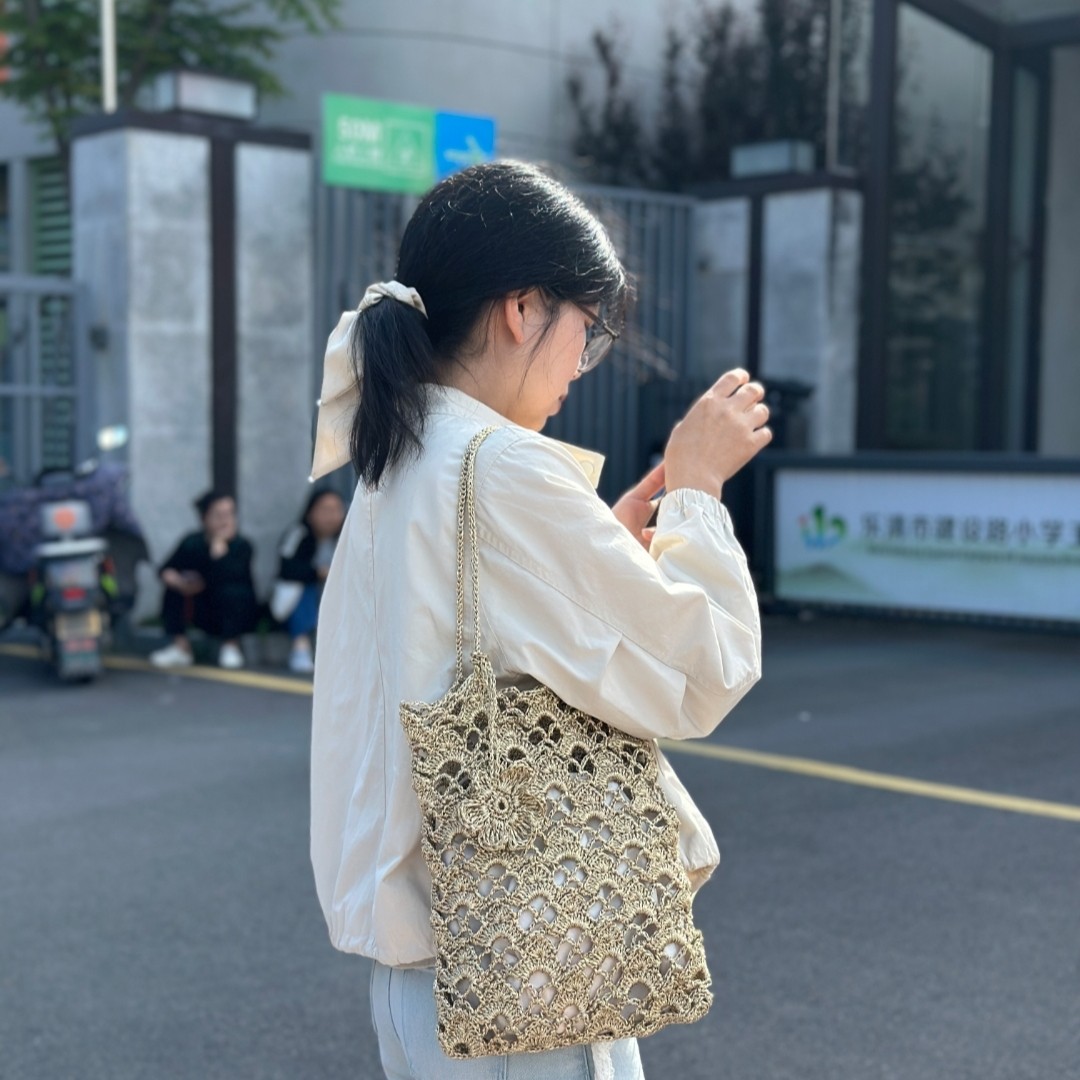 成品纯手工钩织小金闪银包手拎单肩贝壳纹镂空花朵韩版夏日碎银子