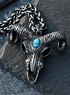 霸气撒旦羊头吊坠项链男钛钢