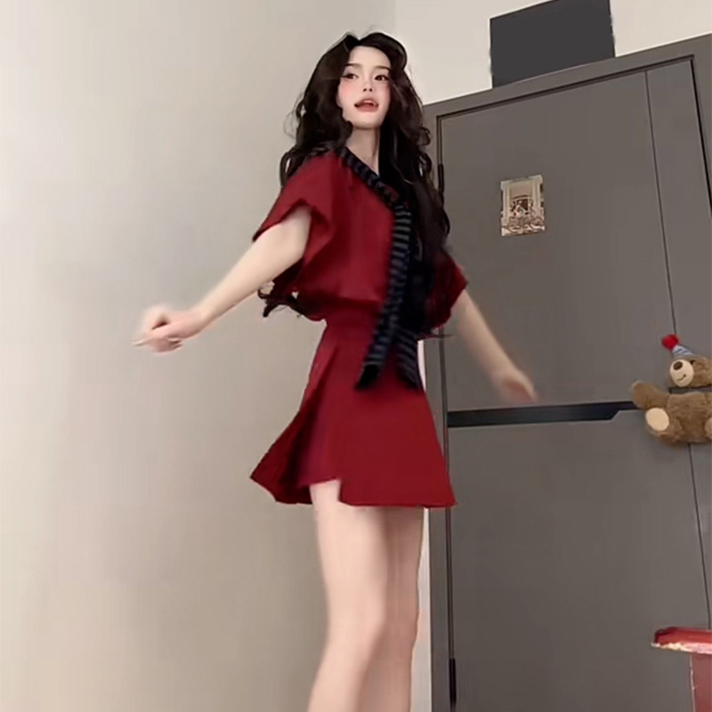 小个子夏日绝美套装穿搭红色连衣裙子女2025新款爆款收腰a字短裙