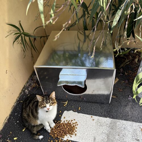 投喂猫粮户外猫窝流浪猫屋防风雨防水室外加厚保暖大号户外喂食器