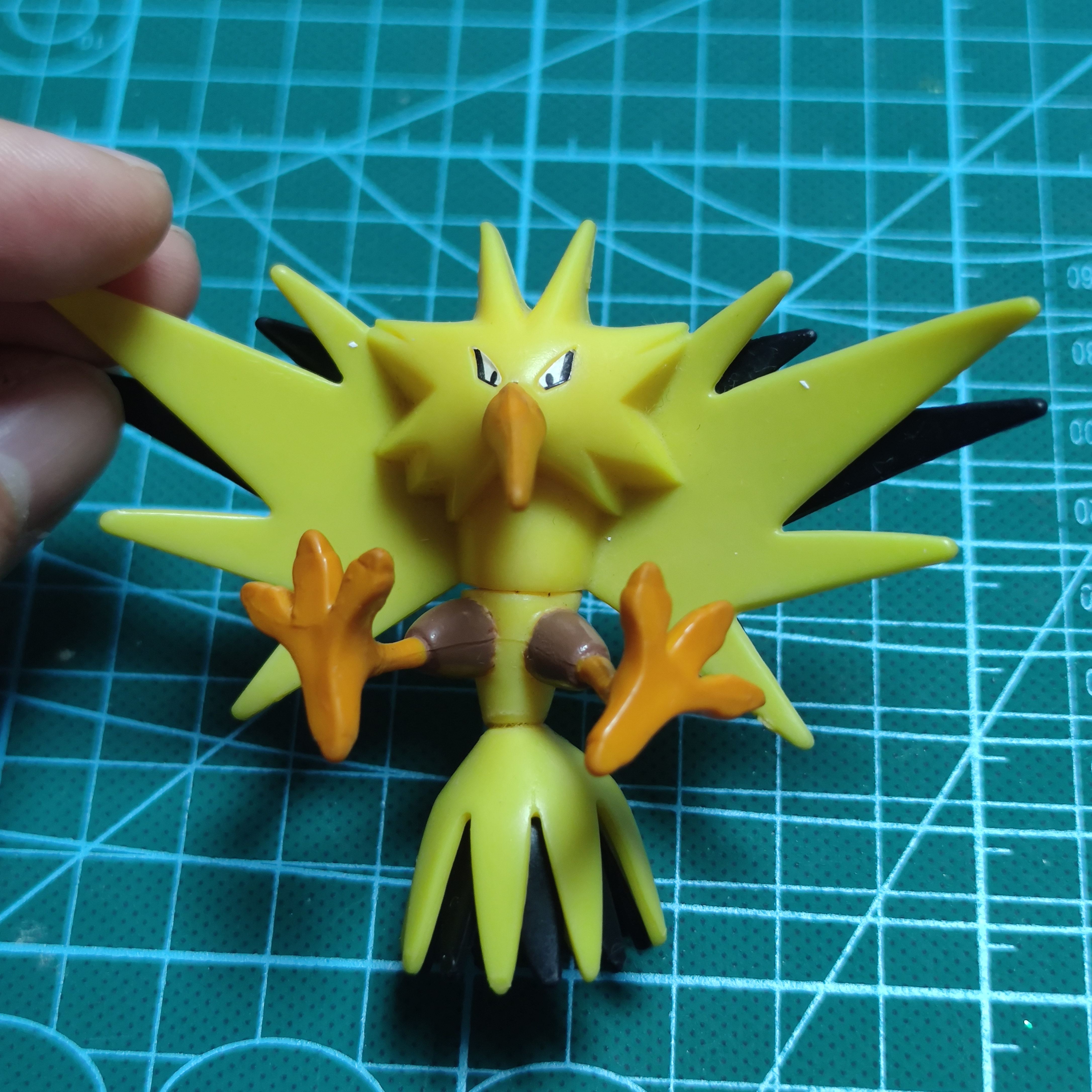 万代神奇宝贝宠物小精灵宝可梦闪电鸟摆件现货促销