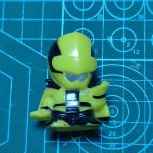 popy超级战队快盗战队鲁邦连者VS警察战队巡逻连者空心盒蛋摆件