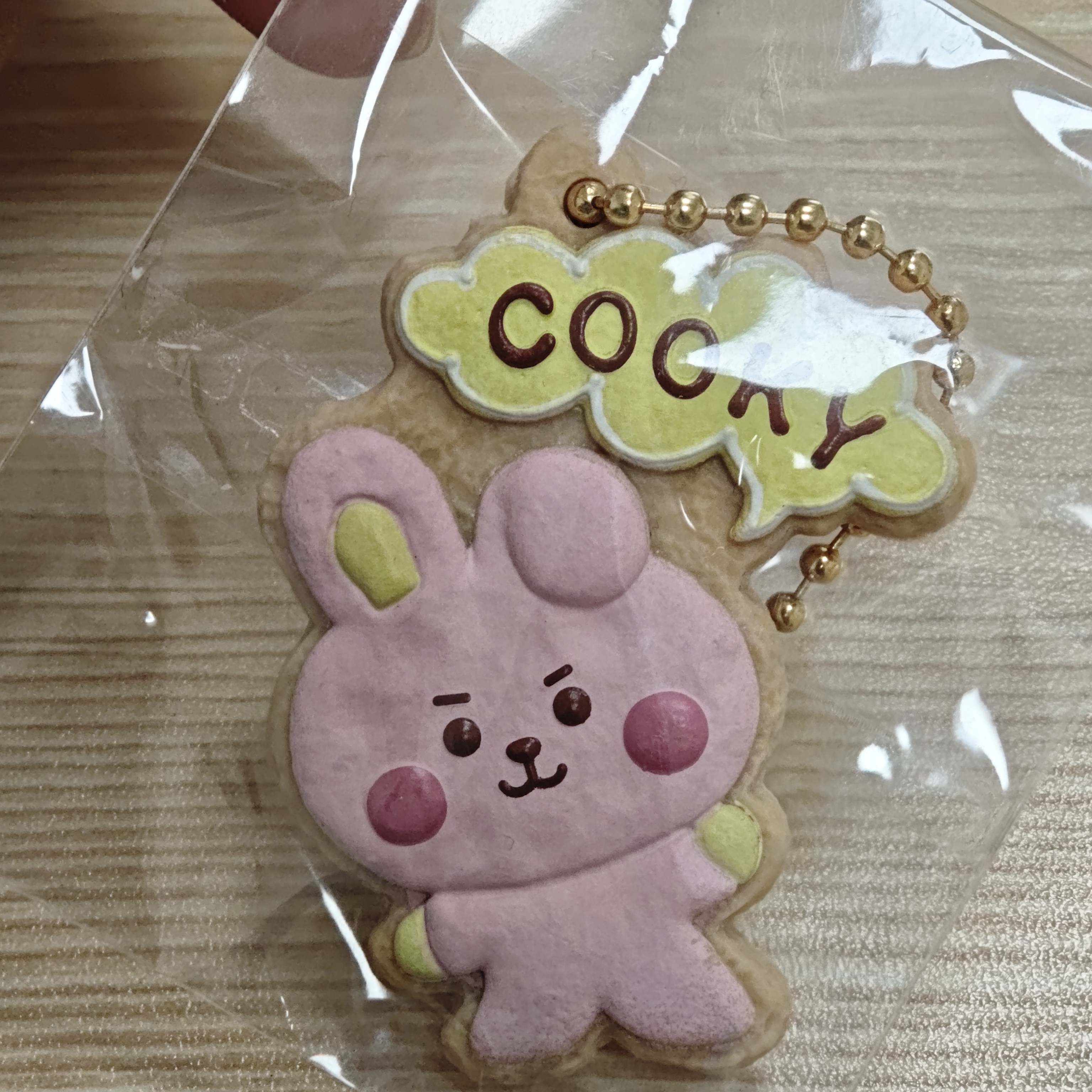 万代BTS联名LINE FRIENDS扭蛋BT21曲奇饼干挂件手机链cooky