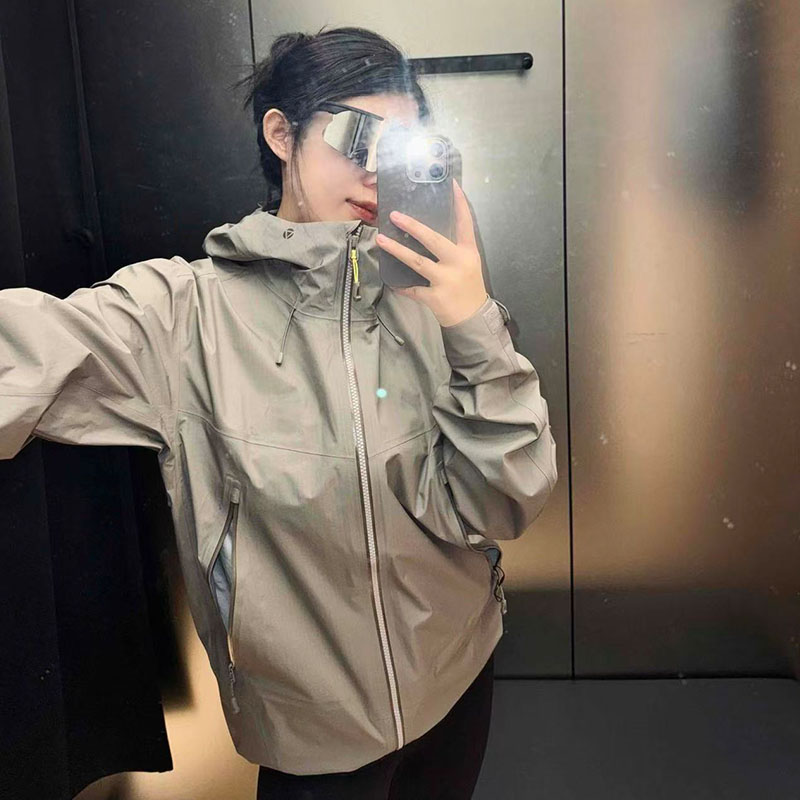 男女同款冲锋衣防风防水轻量化