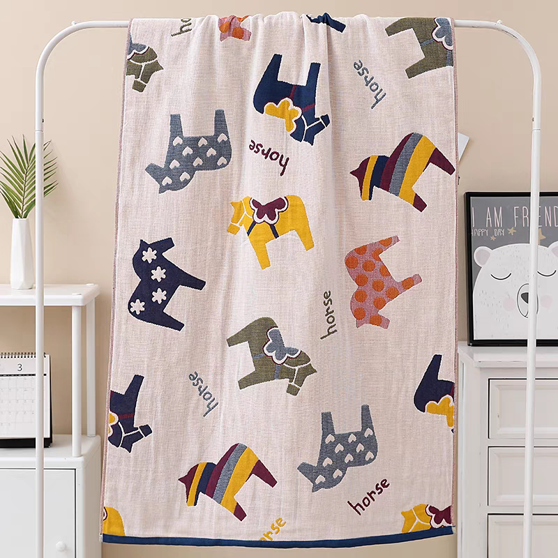 智阳推荐卡通提花纯棉四重纱布抹胸浴巾美术馆多功能毯 一条包邮