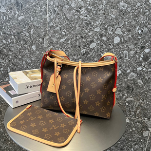 女包优草坊2025新款高品质走秀机场包轻奢复古时尚老花单肩斜挎包