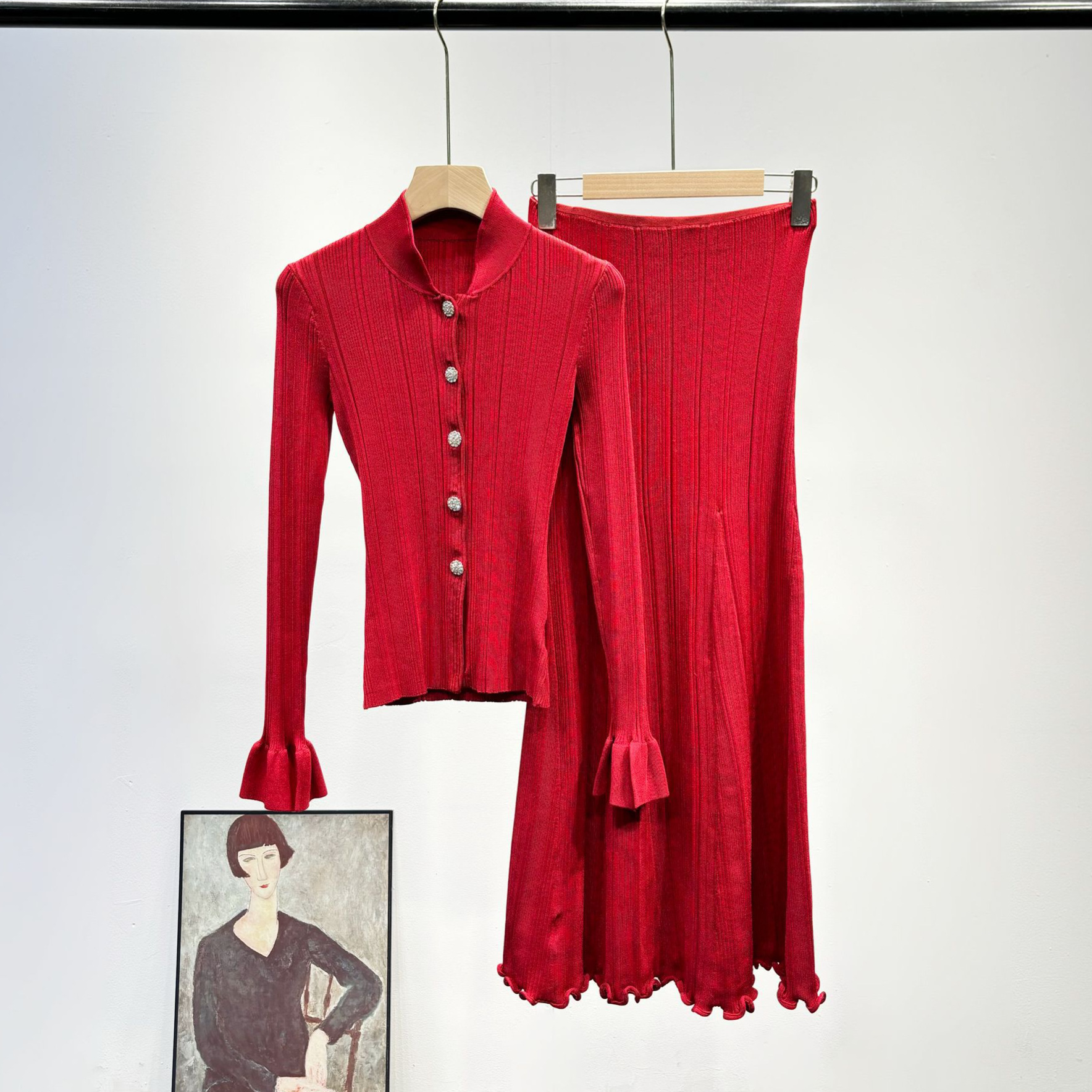 重工水钻扣立领修腰安哥拉红针织