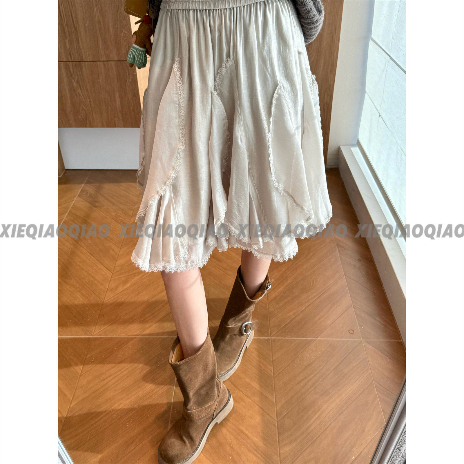 谢荞荞「摇曳旋律」莱赛尔天丝醋酸松紧腰不规则蕾丝花边半身裙