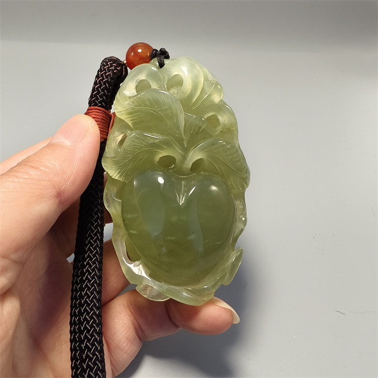 天然玉石岫玉岫岩玉手把件手玩件精雕裸石原石手把石平安如意苹果