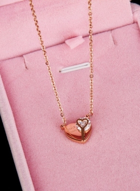 love日韩风字母钛钢玫瑰金锁骨链