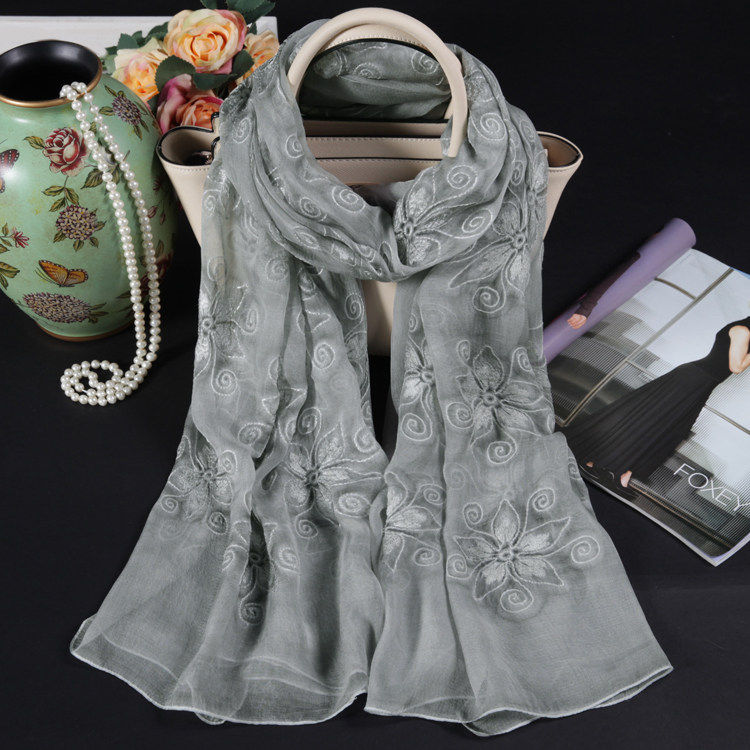 高档韩版精致绣花真丝围巾桑蚕丝巾春秋冬季女优雅气质披肩浅灰色