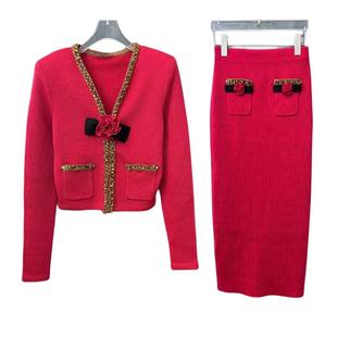 法式SP家2025早春新款新年红小香V领玫瑰花饰针织开衫包臀裙套装