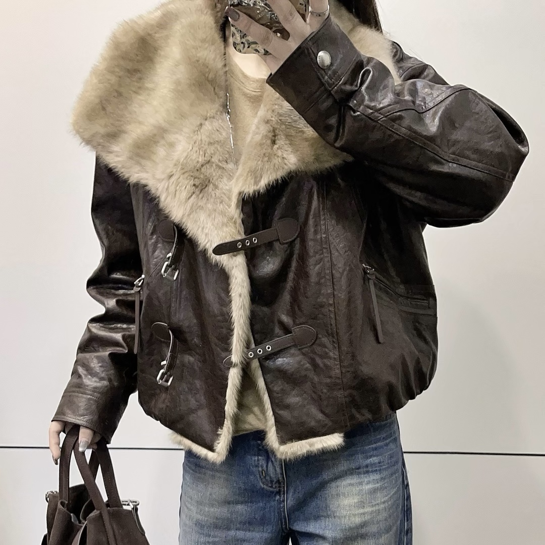 海宁2025秋冬新款爆款皮衣外套女高级感小个子真皮牛皮油短款羽绒