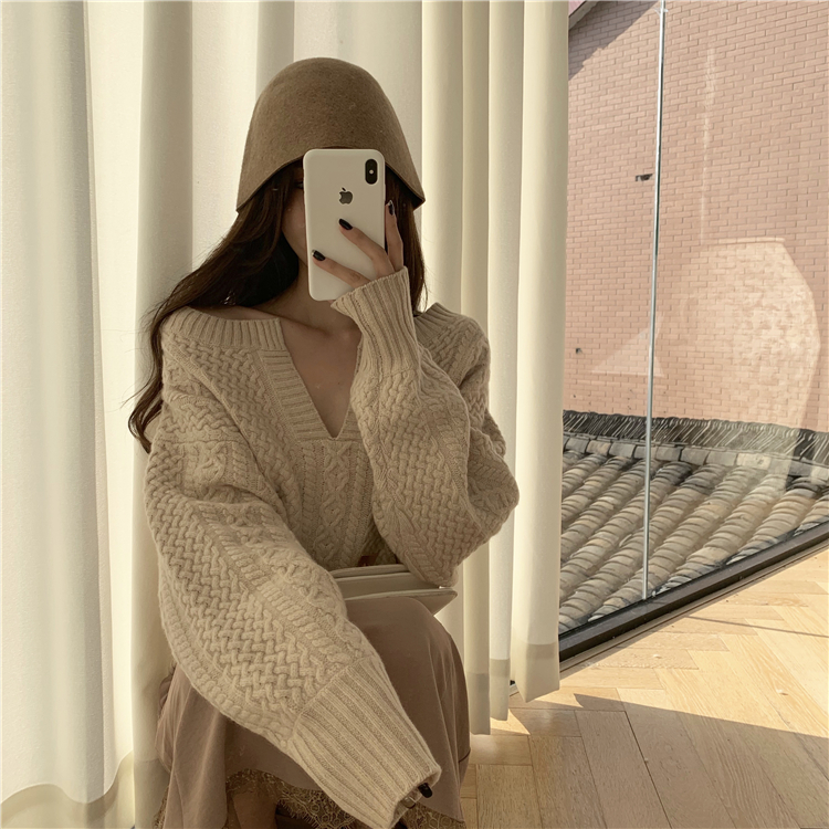 Shooting autumn and winter long sleeve thick bottomed collar loose twist Pullover Sweater