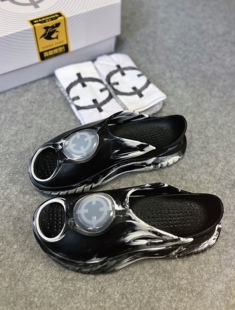 Z123260506 防水防滑软弹一字运动拖鞋 8广东LS仓 鲨鱼 准者