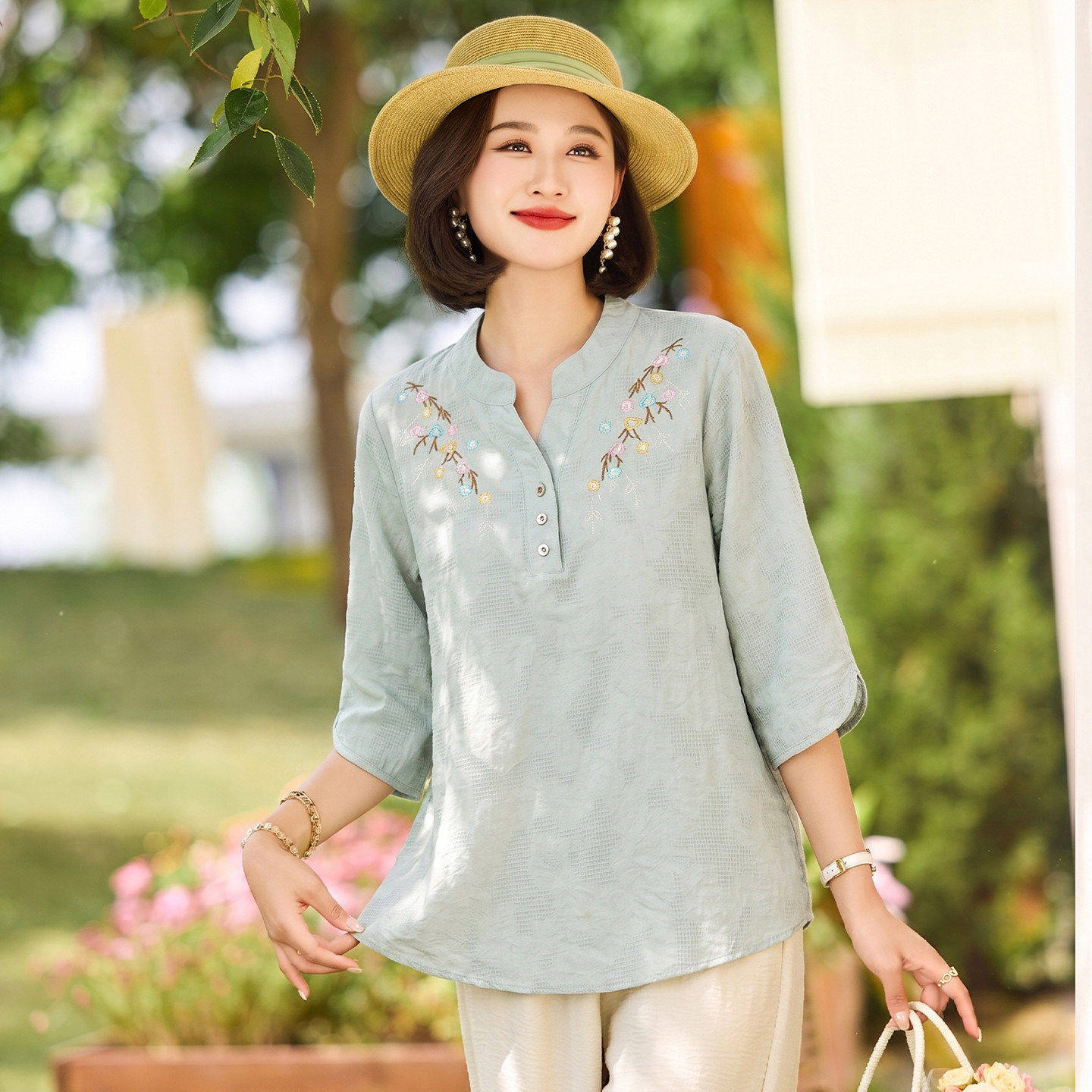 妈妈洋气棉麻中袖上衣服中年女装
