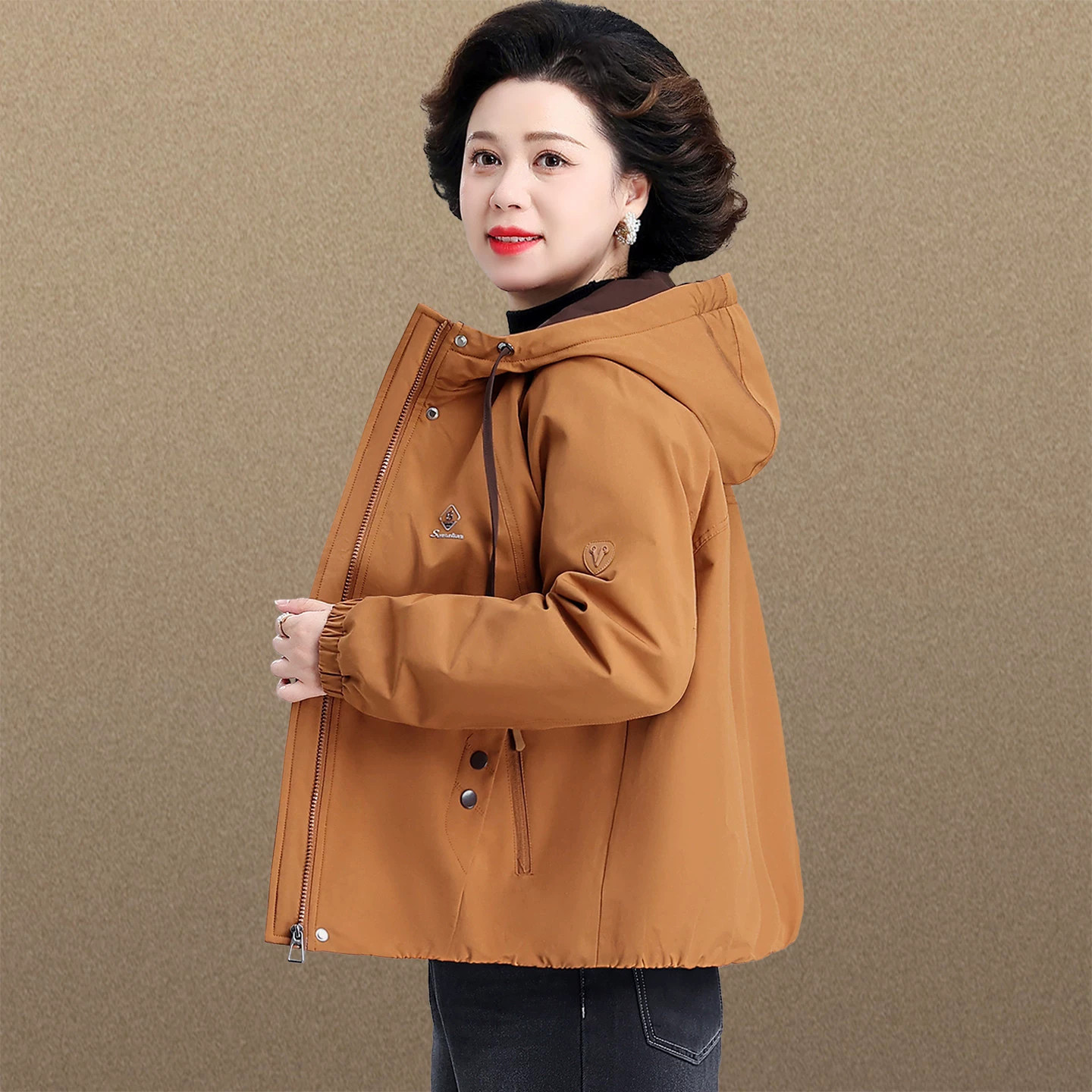 中年妈妈冬装加绒加厚外套2026中老年秋冬季冲锋衣女保暖棉衣棉袄