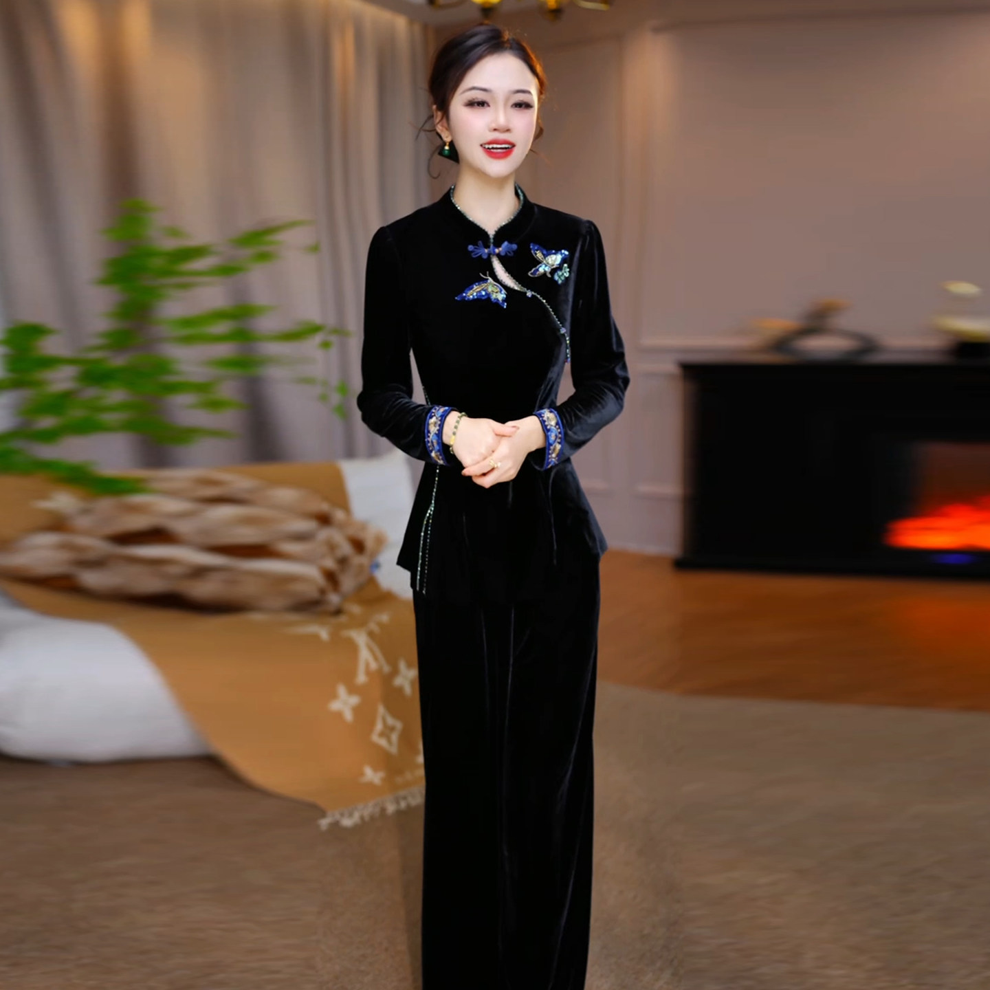 时尚收腰显瘦轻奢女人味上衣