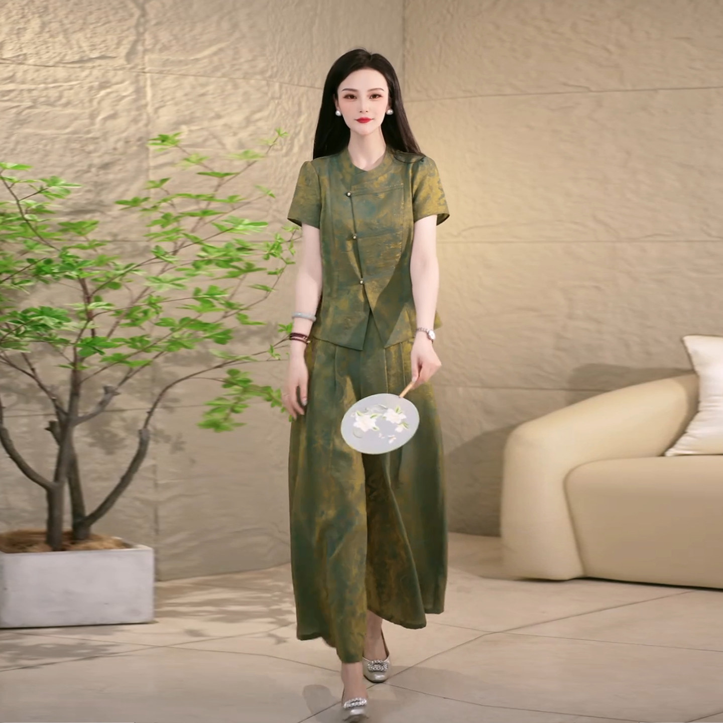 夏季精致时尚减龄显瘦两件套套裤