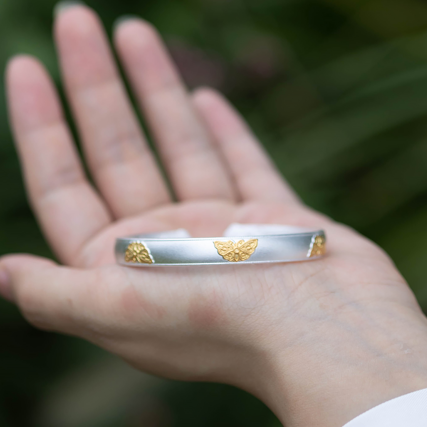 足银9999古法描金吉言金彩蝶手镯