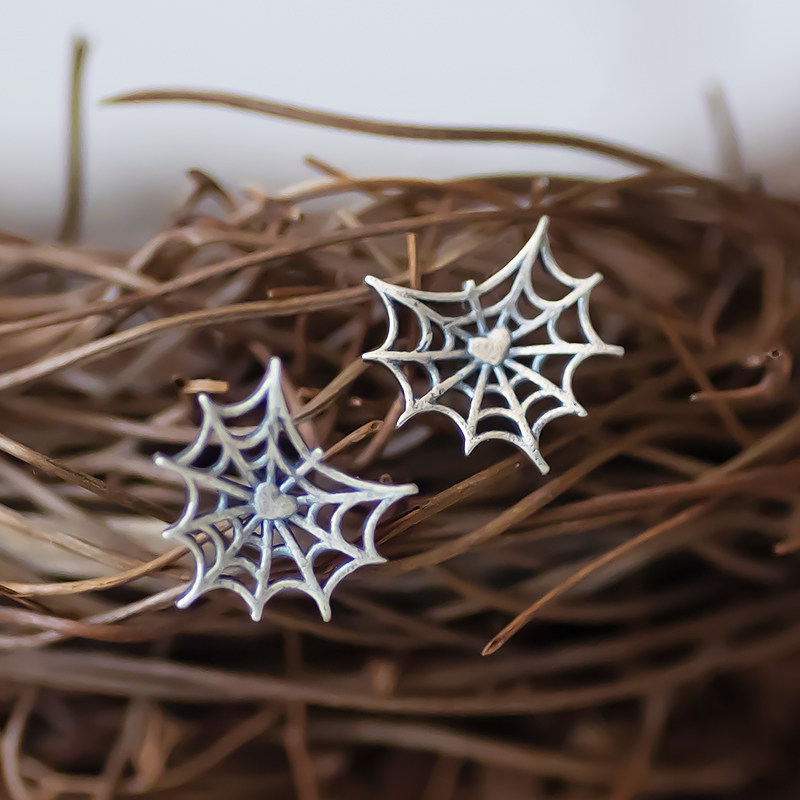 心网 纯银925蜘蛛网爱心镂空复古做旧小耳钉耳饰小众设计通体纯银