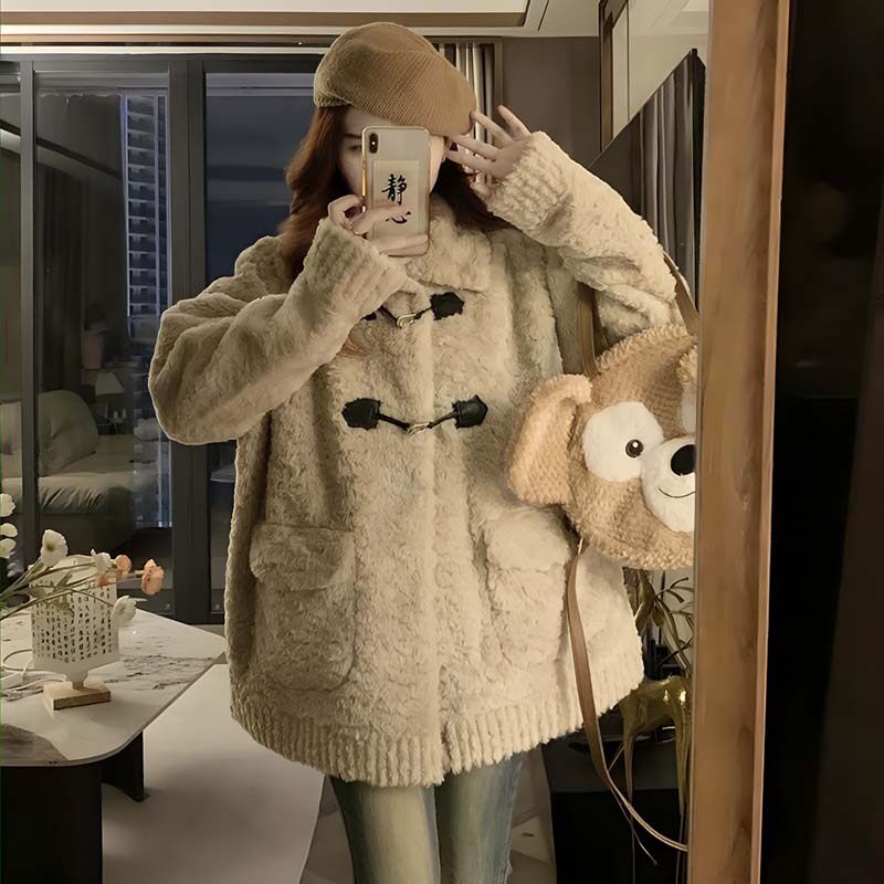 超好看羊羔毛牛角扣外套加厚保暖