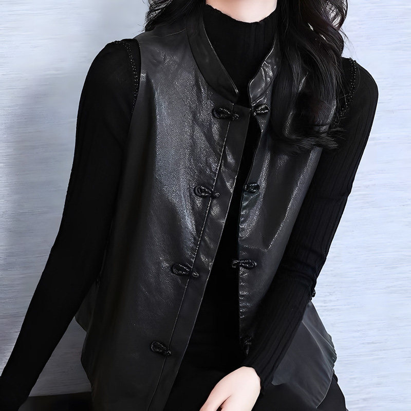 2026网红爆款新中式国风时髦洋气PU皮衣马甲女春秋复古盘扣短背心