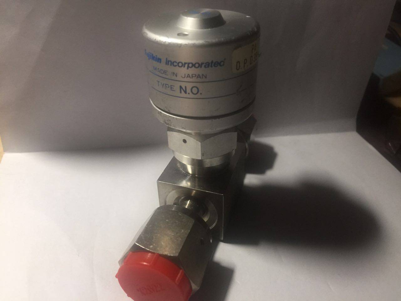 fujikin incorporated o.p.0.39-0.49mpa type n.o.气动隔膜阀