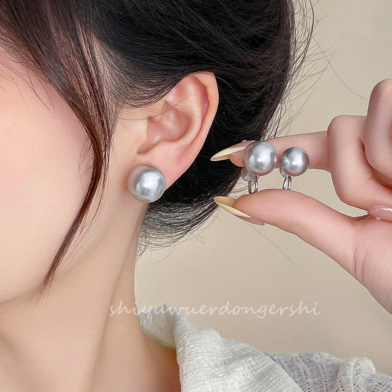 简约冷淡风灰色珍珠蚊香盘耳夹