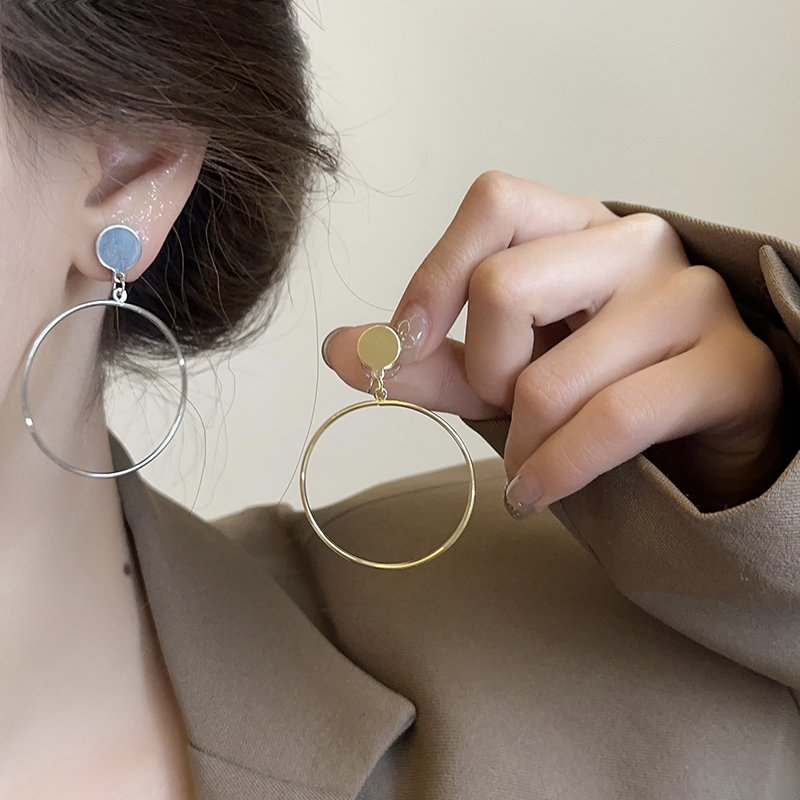 夸张气质简约素圈蚊香盘耳夹