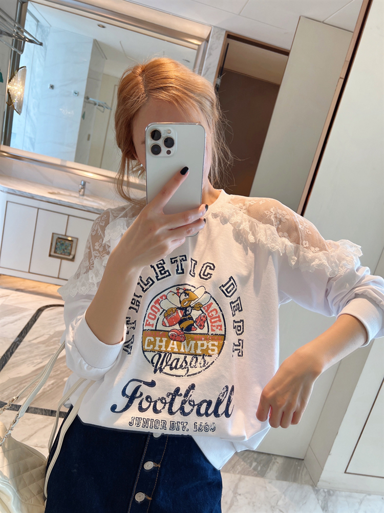 露肩白色圆领印花淑女洋气卫衣T图片