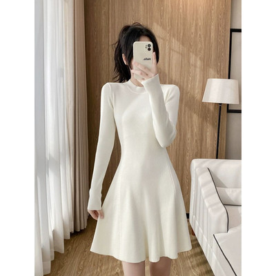 秋冬修身显瘦短款针织连衣裙