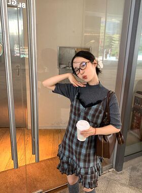 诠释美 NEWOPEN 2024冬季复古显瘦气质格纹包臀吊带连衣裙女F2391