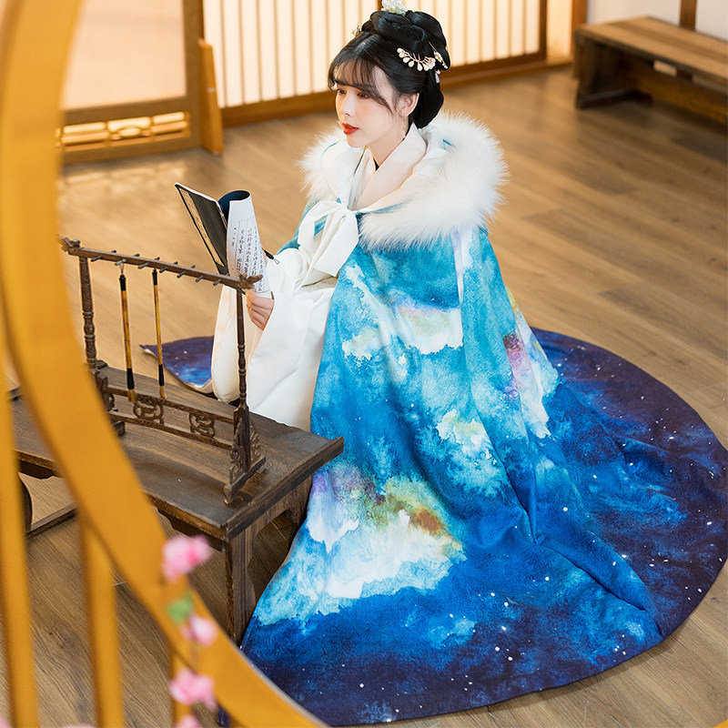 星空渐变汉服保暖加绒加厚披风女