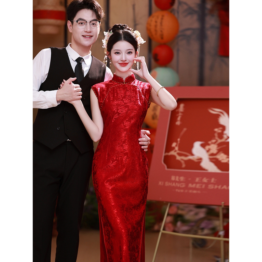 高端结婚旗袍敬酒服红色无袖订婚宴中式婚礼当天新娘便装礼服大码