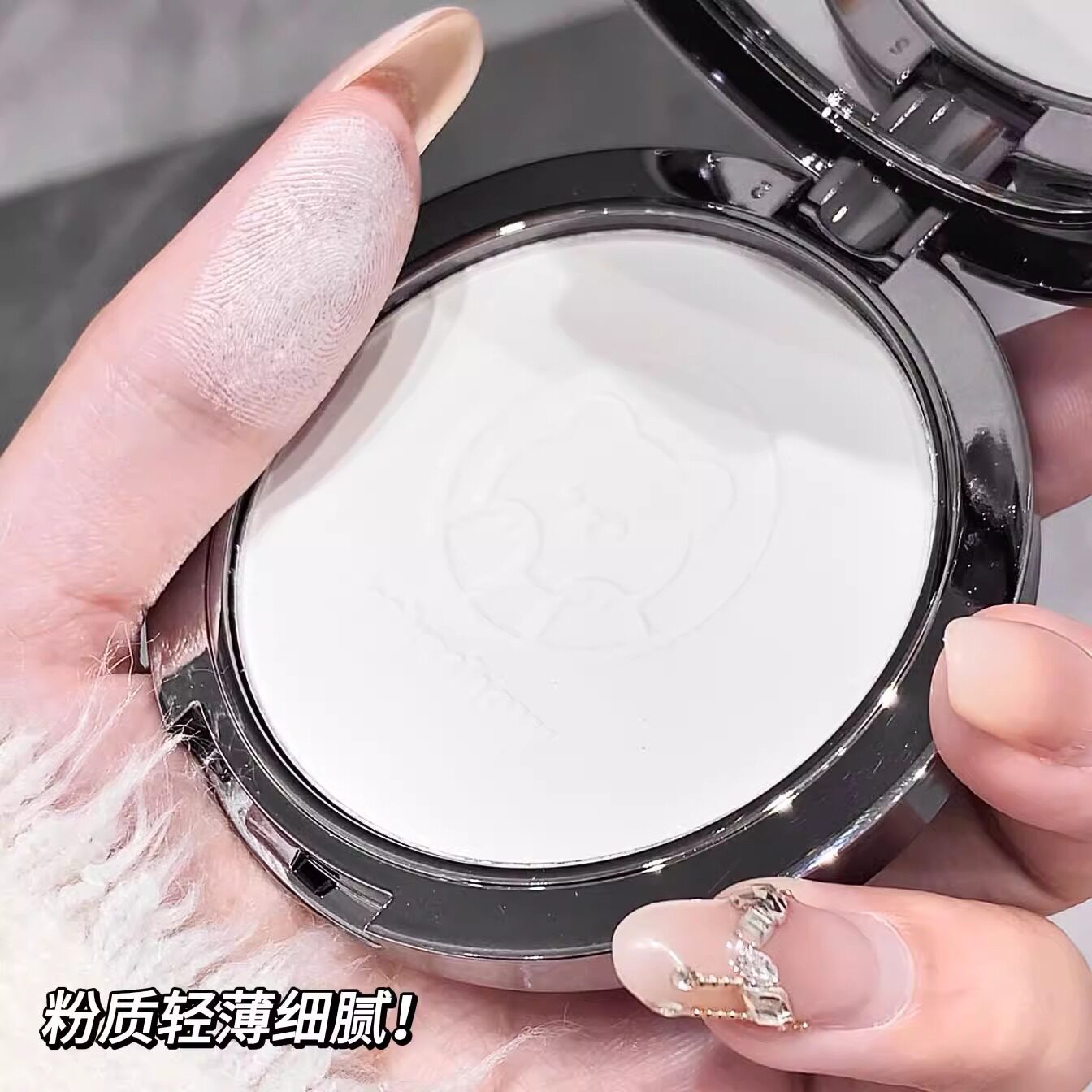 kakashow小熊定妆粉饼细腻清透不卡粉淡颜柔焦定妆遮瑕持妆粉饼